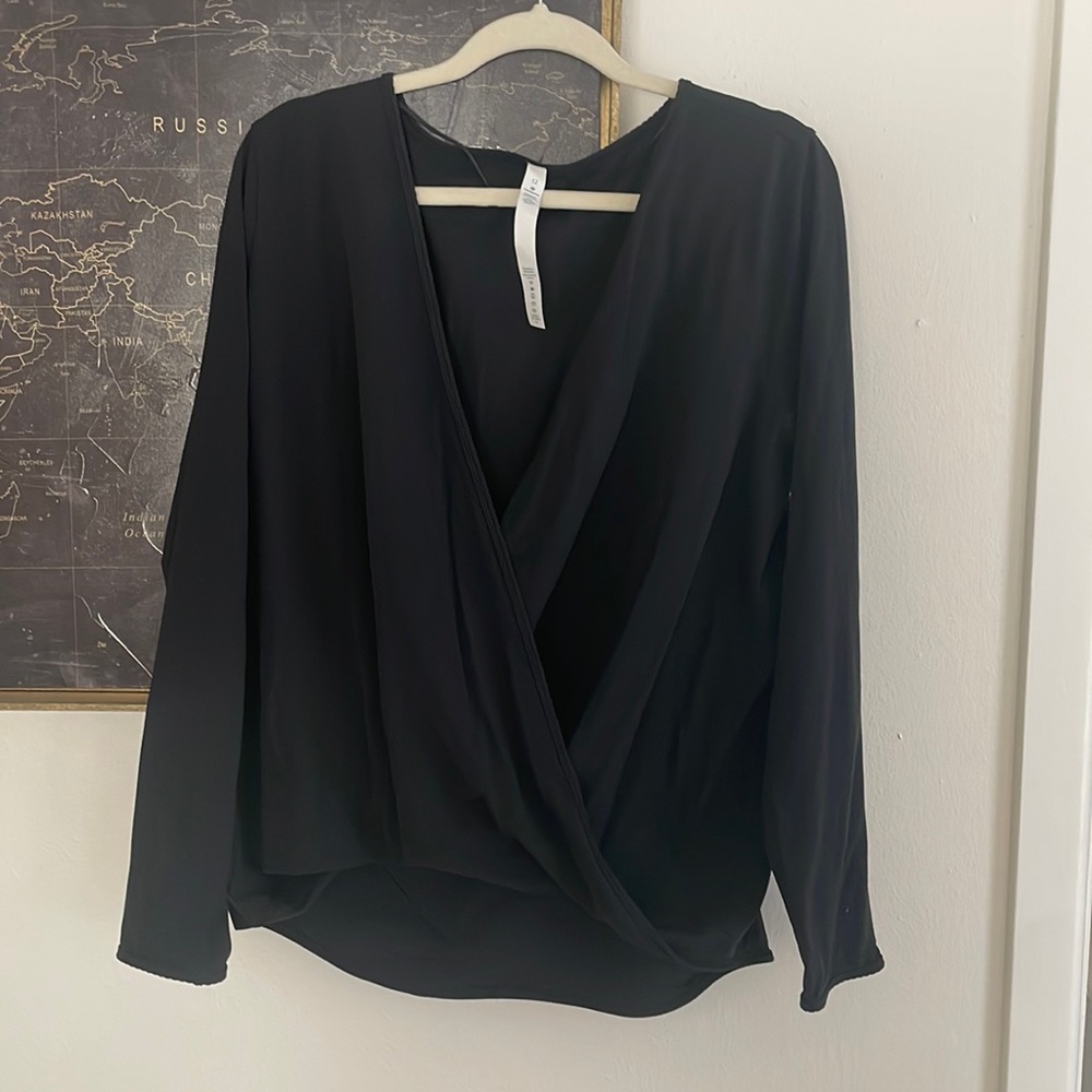 Lululemon Full Freedom Longsleeve sz 12
